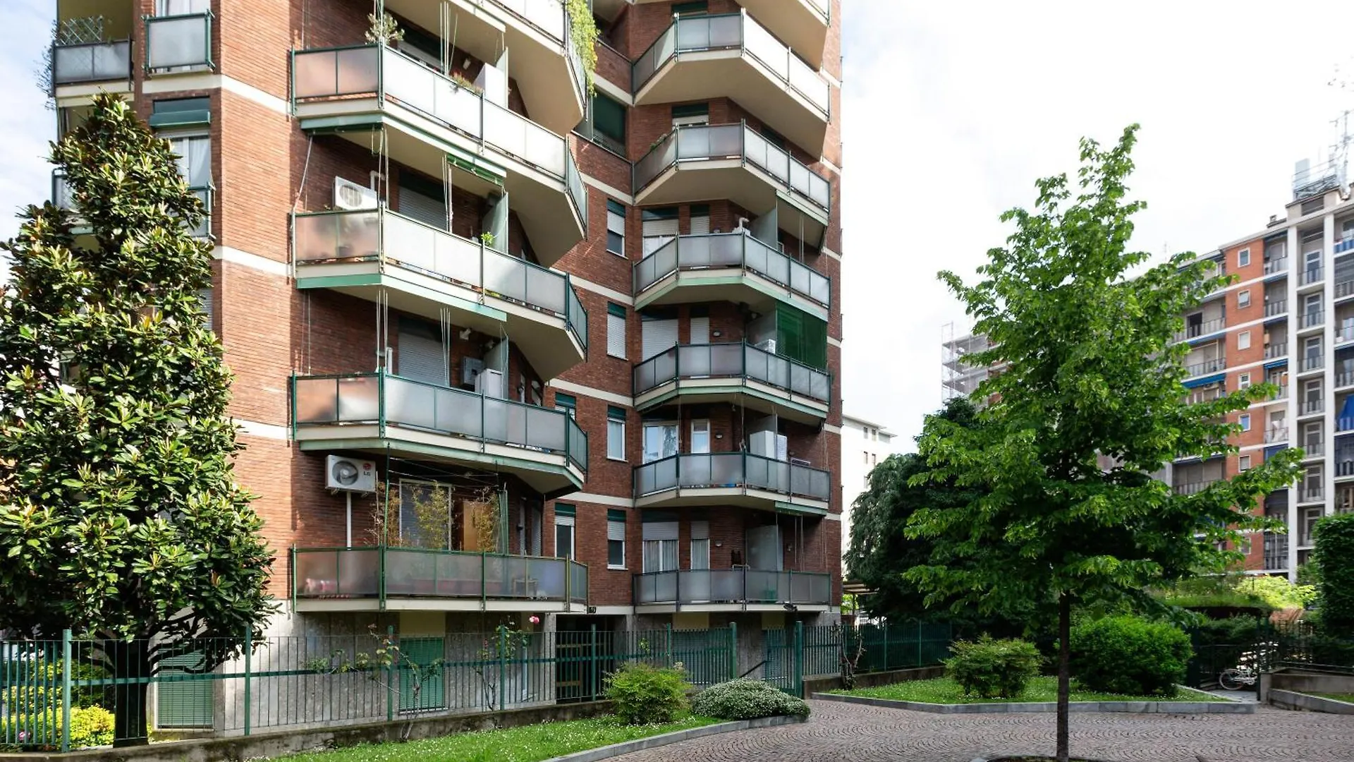 Lorenteggio-Piazza Frattini Balcony Apartment Milan 0*,  Italy