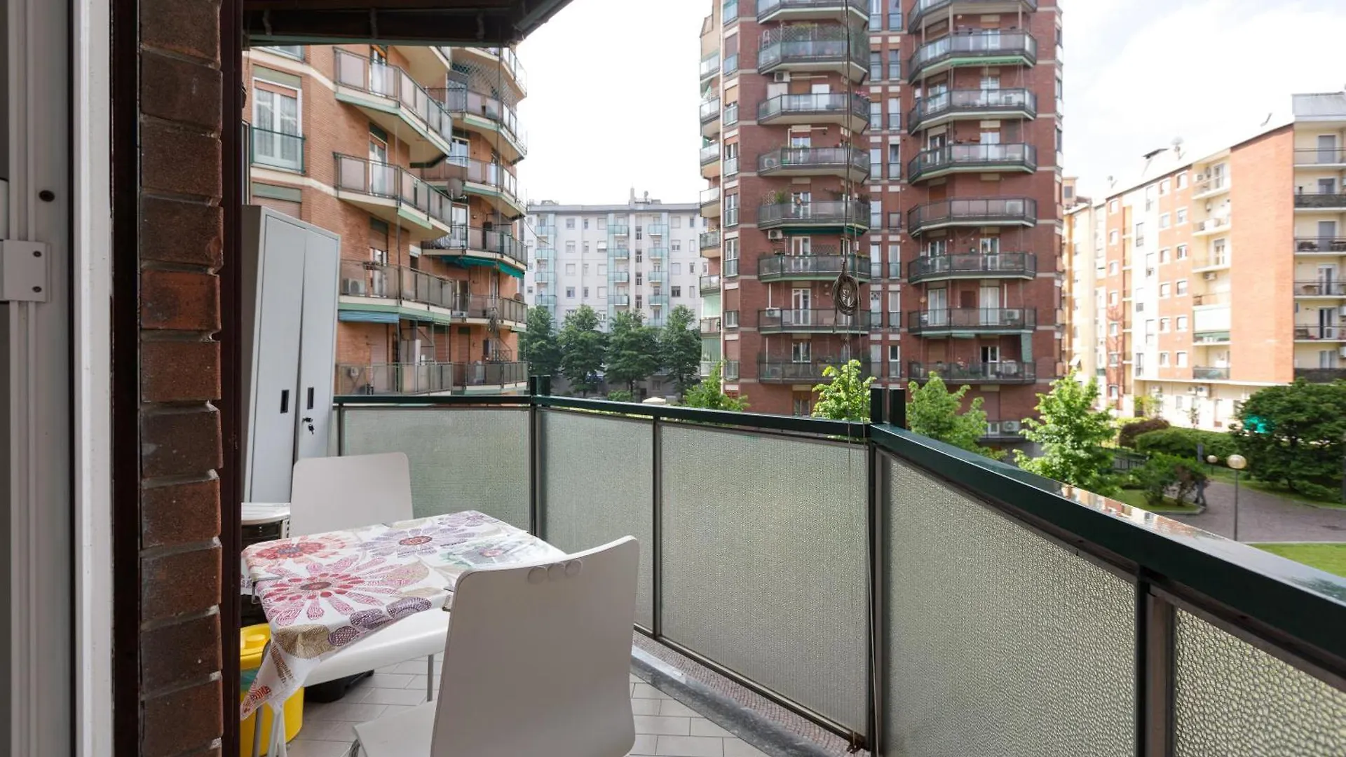Lorenteggio-Piazza Frattini Balcony Apartment location